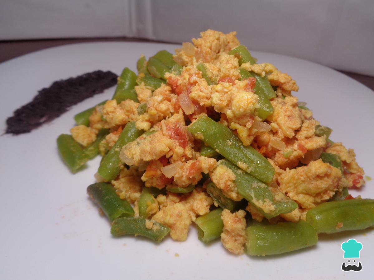 Receta de Ejotes a la mexicana con huevo
