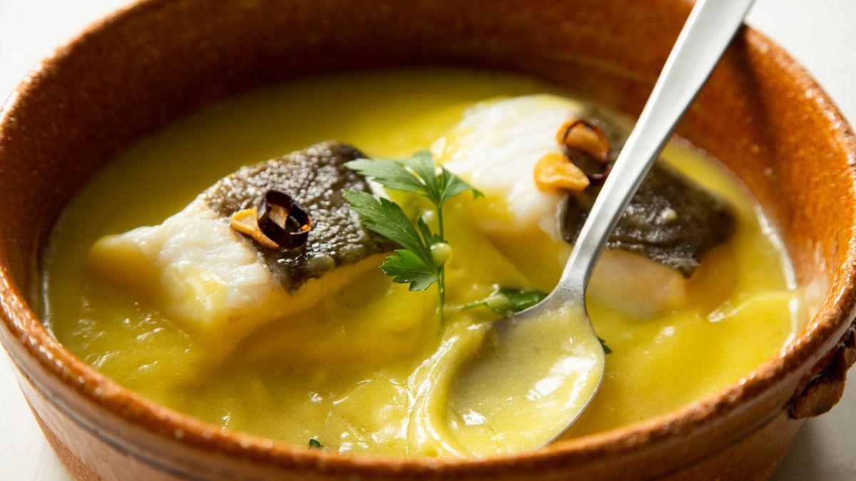 Los cocineros vascos coinciden: “La salsa para pescado más rica no se espesa con harina ni con nata, el truco es removerla bien”