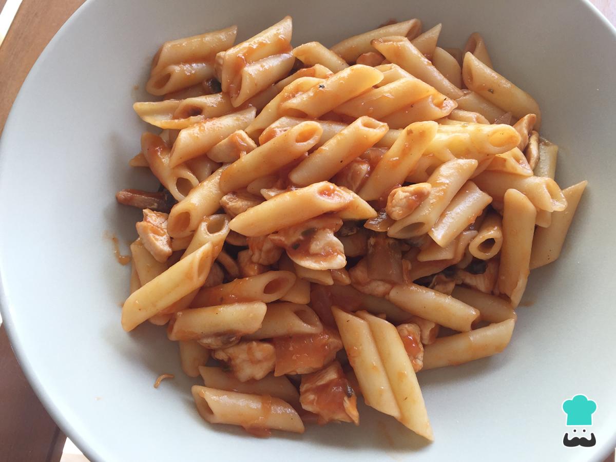 Receta de Macarrones con pollo fáciles y deliciosos
