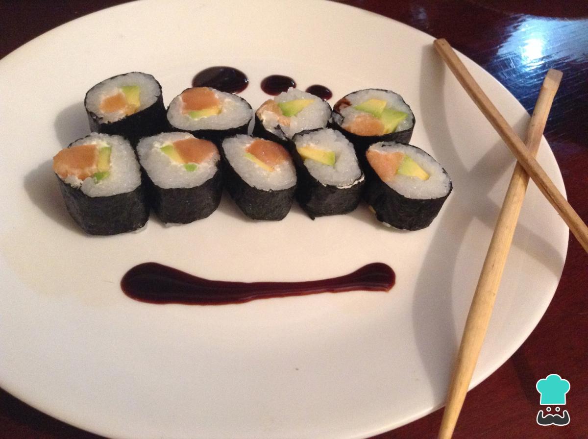 Receta de Sushi de salmón y aguacate