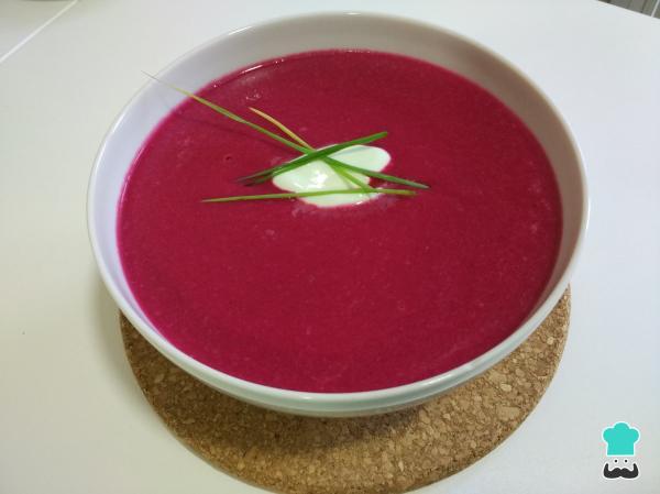 Comidas de verano frías y saludables - Sopa fría de remolacha y manzana