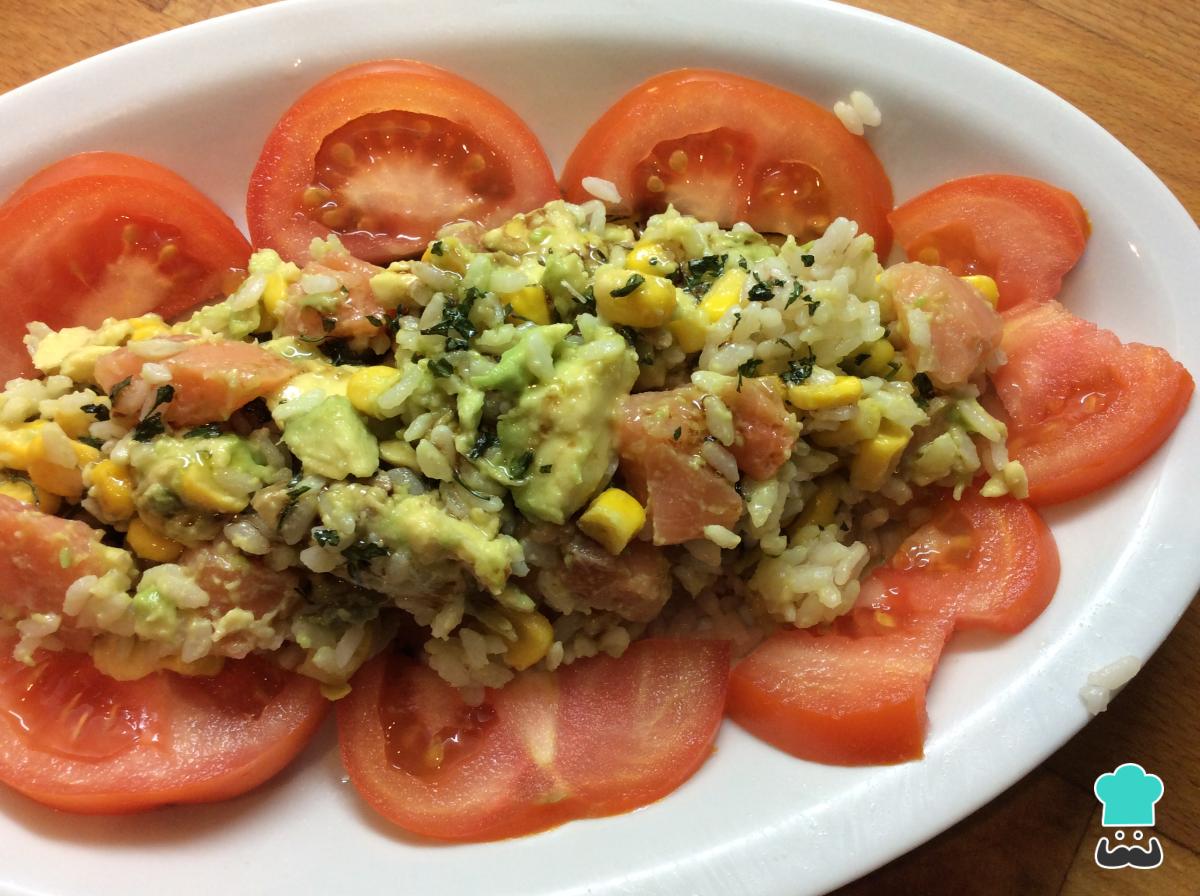 Receta de Ensalada de arroz con salmón y aguacate