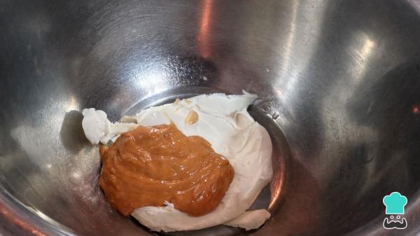 Receta de El tiramisú de Lotus más cremoso: un postre fácil y sin horno para sorprender - Paso 3