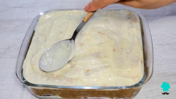 Receta de Musaka de berenjenas, jamón york y queso: el plato al horno más cremoso y fácil - Paso 11