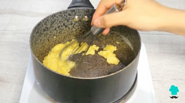 Receta de Musaka de berenjenas, jamón york y queso: el plato al horno más cremoso y fácil - Paso 5