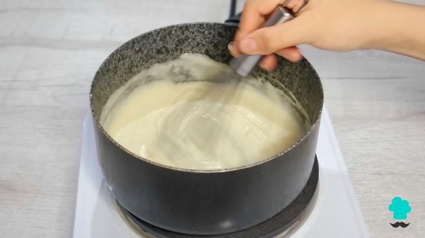 Receta de Musaka de berenjenas, jamón york y queso: el plato al horno más cremoso y fácil - Paso 6