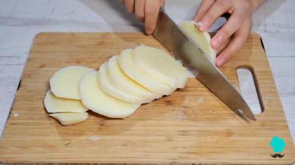 Receta de Musaka de berenjenas, jamón york y queso: el plato al horno más cremoso y fácil - Paso 9