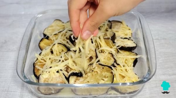 Receta de Musaka de berenjenas, jamón york y queso: el plato al horno más cremoso y fácil - Paso 10