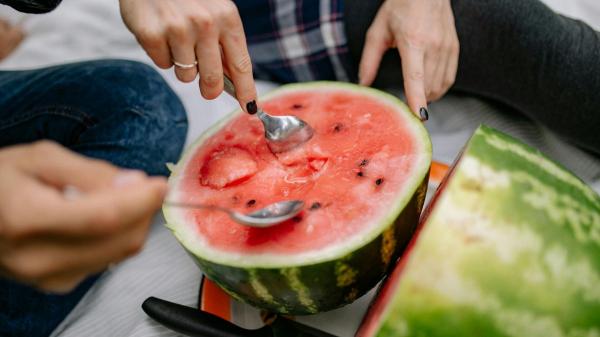 Rubén García, nutricionista: “Para elegir la mejor sandía, fíjate siempre en la mancha amarilla” - Una fruta muy hidratante y con pocos azúcares