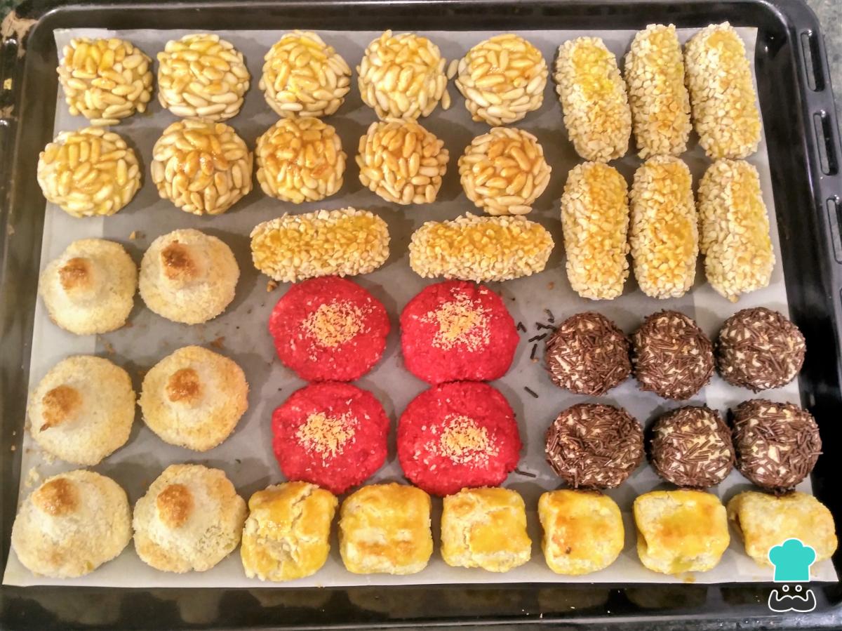 Receta de Panellets variados de patata- ¡De piñones, almendras, chocolate, coco y fresa!