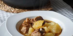 Receta de Patatas con costillas adobadas de la abuela