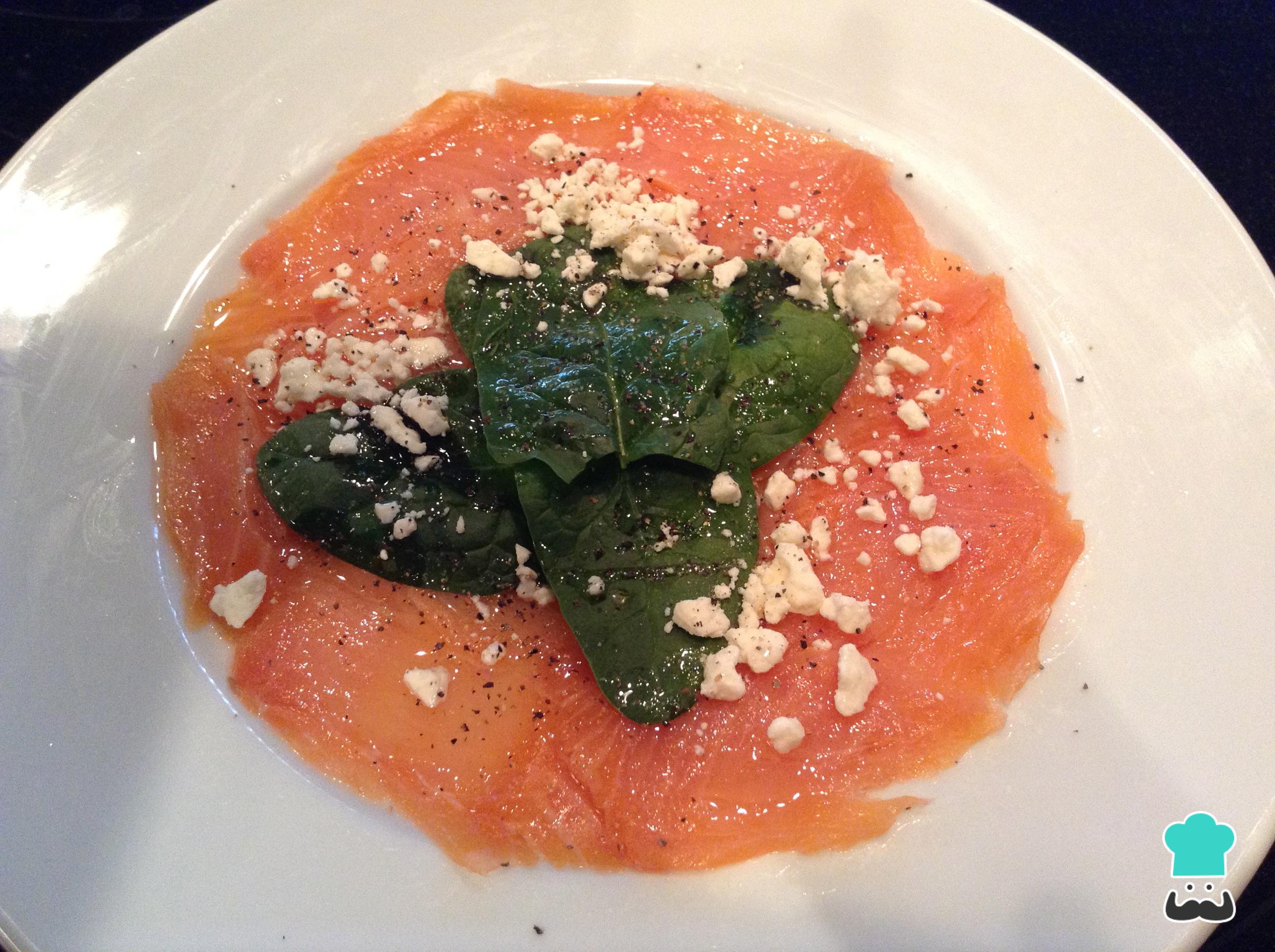 Carpaccio de salmón ahumado