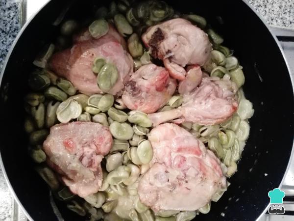 Receta de Pollo con habas tiernas