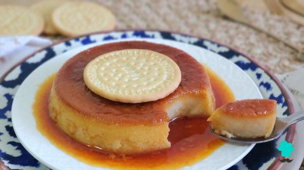 Receta de Flan de galletas de la abuela: el postre tradicional que solo necesita 4 ingredientes