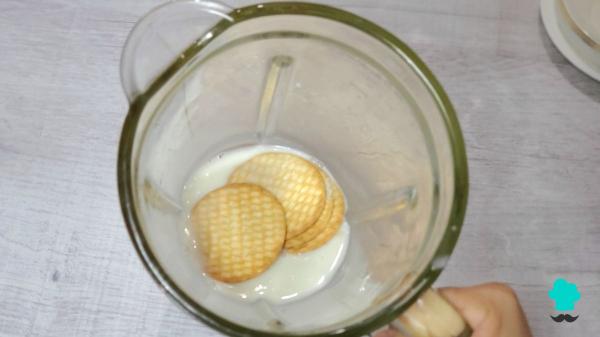 Receta de Flan de galletas de la abuela: el postre tradicional que solo necesita 4 ingredientes - Paso 4