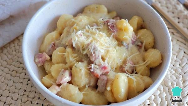 Receta de Ñoquis a la carbonara, el plato italiano que siempre sale bien - Paso 9