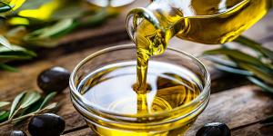 Científicos españoles lo confirman: este es el mejor aceite de oliva para cuidar el cerebro y el intestino