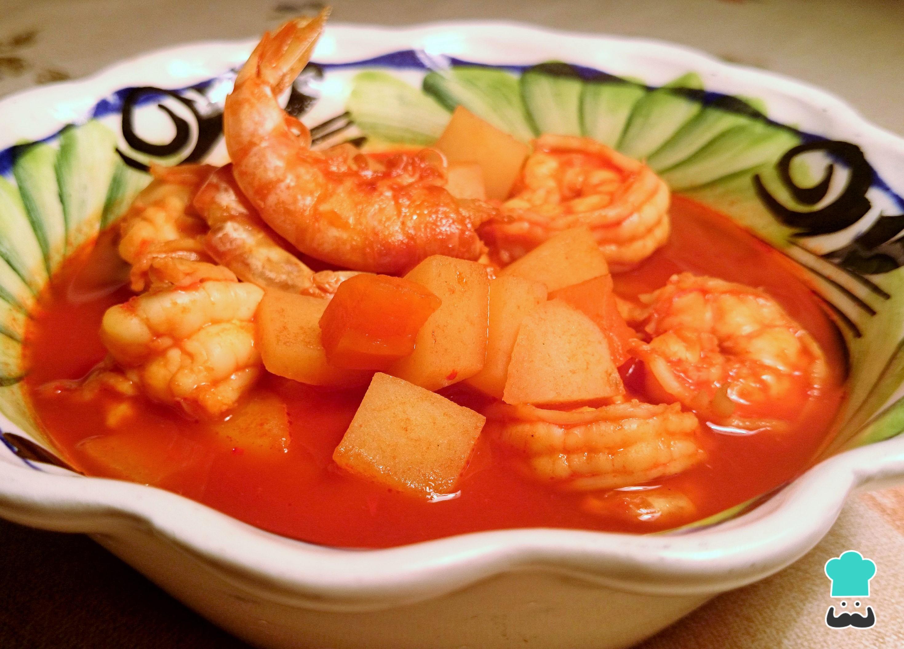 Caldo de camarón con epazote