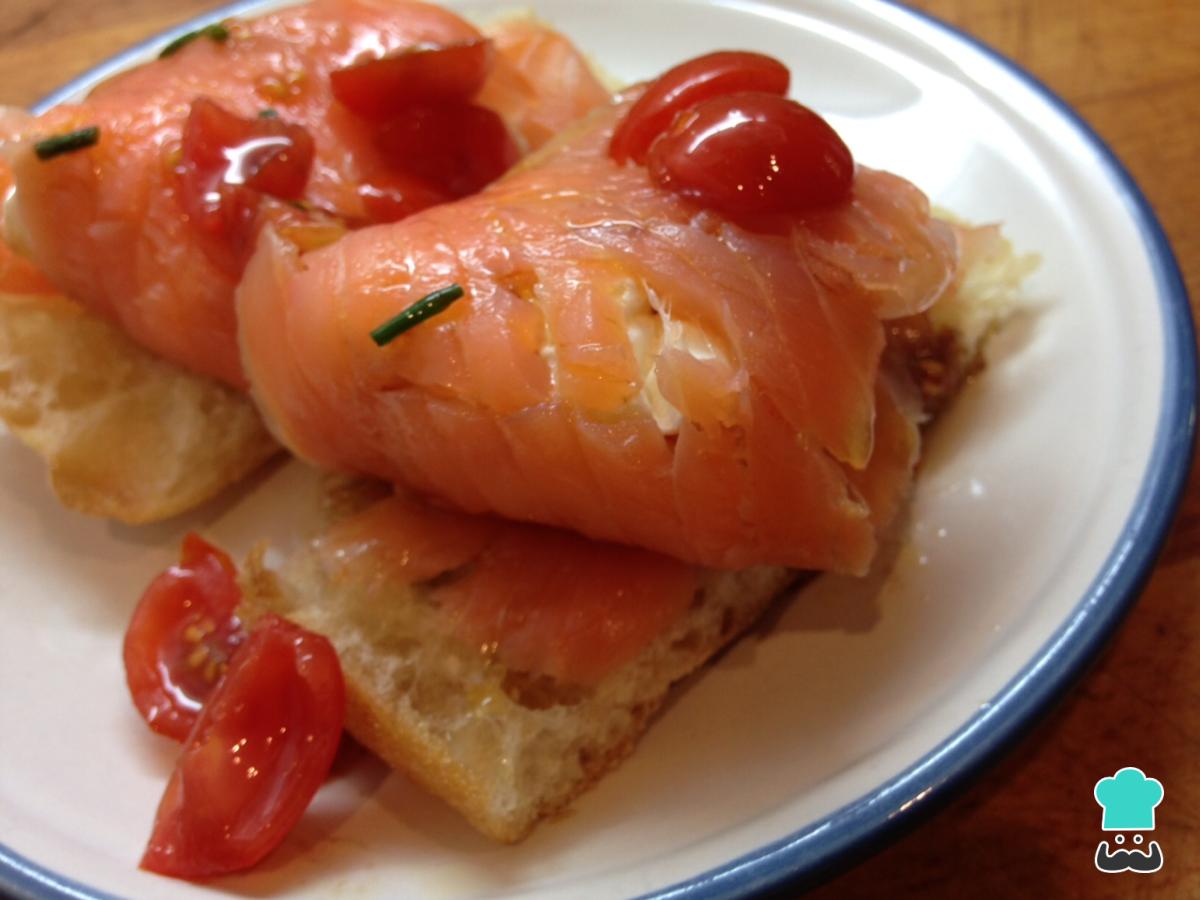 Receta de Rollos de salmón ahumado con queso y gambas