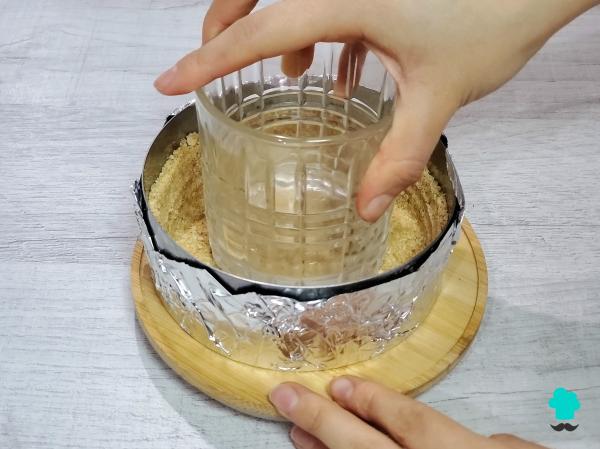 Receta de Cheesecake brûlée: el postre que combina la cremosidad de la tarta de queso con una crujiente capa de caramelo - Paso 3