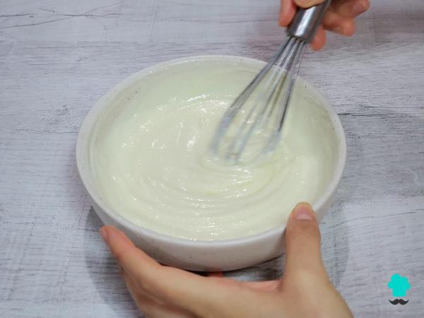 Receta de Cheesecake brûlée: el postre que combina la cremosidad de la tarta de queso con una crujiente capa de caramelo - Paso 5