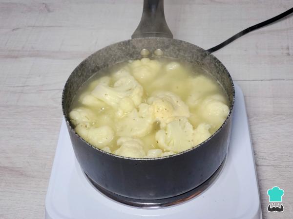 Receta de Coliflor con bechamel y bacon - Paso 2