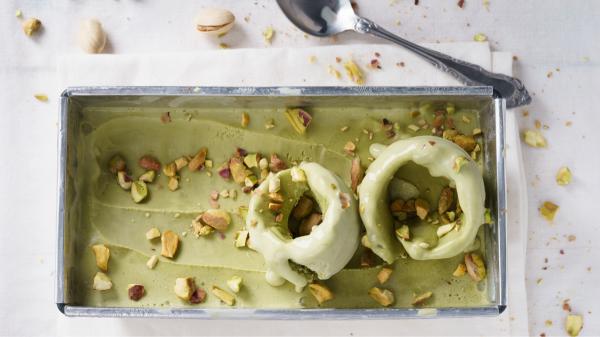 El helado de pistacho más fácil que puedes hacer en casa (y es saludable) - Así lograrás que el helado de pistacho saludable te quede más cremoso