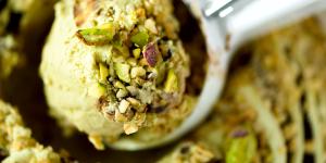 El helado de pistacho más fácil que puedes hacer en casa (y es saludable)