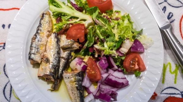 Los expertos coinciden: “Comer sardinas en lata 2 o 3 veces a la semana es lo mejor que puedes hacer por tu cerebro y corazón” - Sardinas en aceite o al natural: cuál elegir