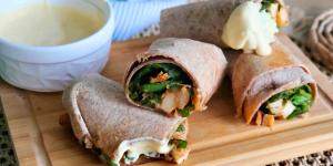 Receta de Los wraps de pollo más fáciles para una cena saludable: se preparan en pocos minutos y quedan muy cremosos