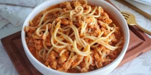 Receta de Tallarines rojos con atún