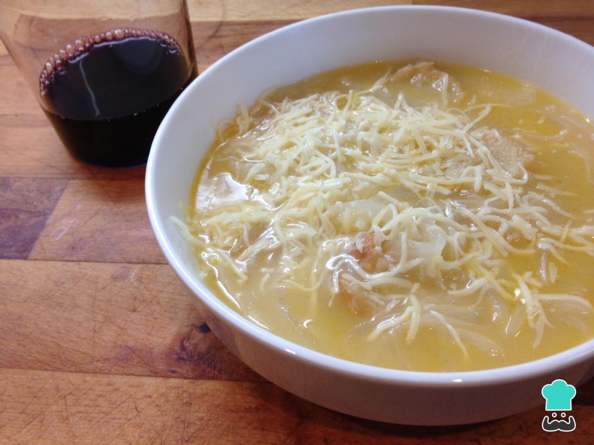 Receta de Sopa de cebolla con queso
