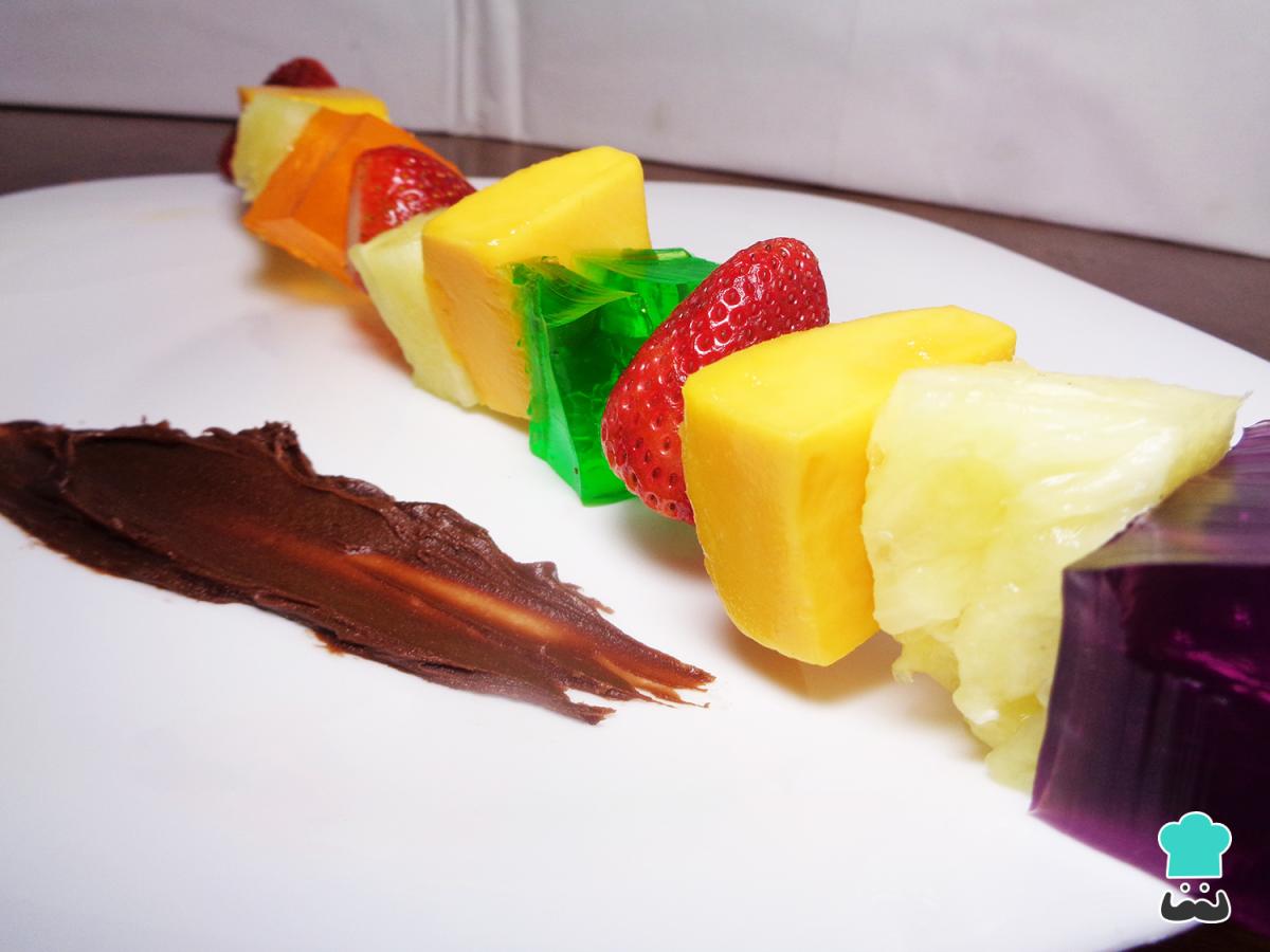 Receta de Brochetas de frutas con gelatina