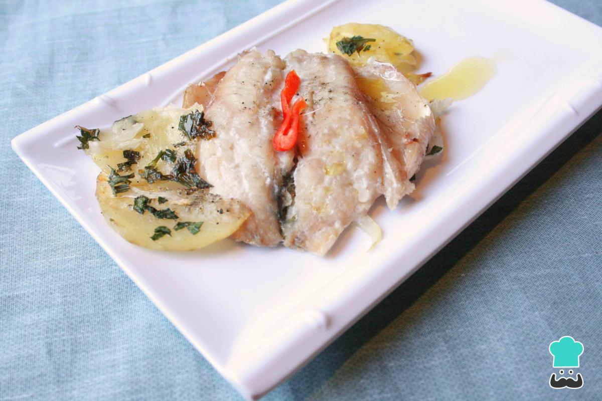 Receta de Sardinas al horno con patatas y cebolla