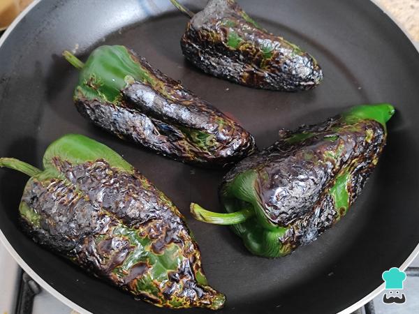 Receta de Chiles rellenos de atún - Paso 1