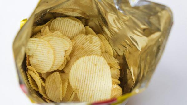 Magda Carlas, médica y nutricionista, sobre las patatas fritas: “Las mejores son las que no están aromatizadas y se fríen en aceite de oliva” - Esta es la opción que conviene elegir al comprar patatas fritas, según la especialista