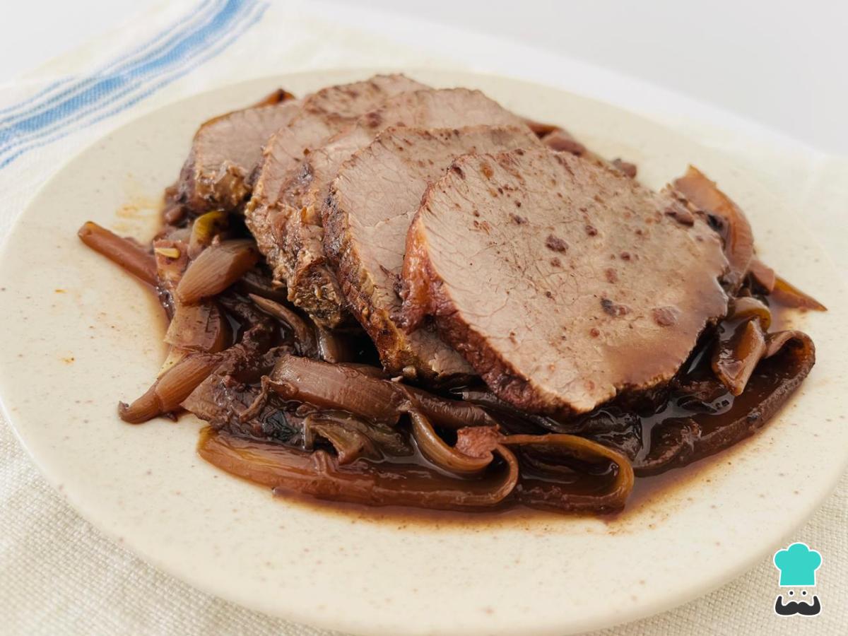 Receta de Peceto a la cacerola con cebolla