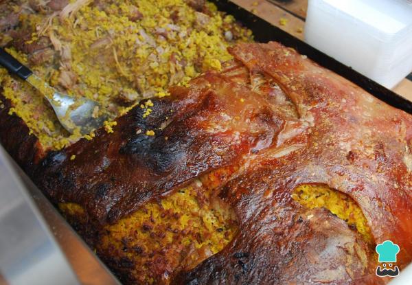 Platos navideños colombianos - Lechona tolimense