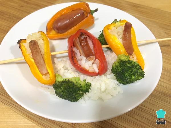 Receta de Pimientos rellenos de arroz y salchichas