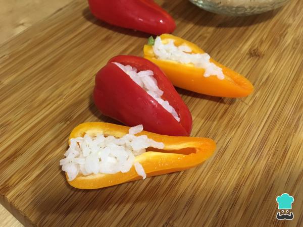 Receta de Pimientos rellenos de arroz y salchichas - Paso 4