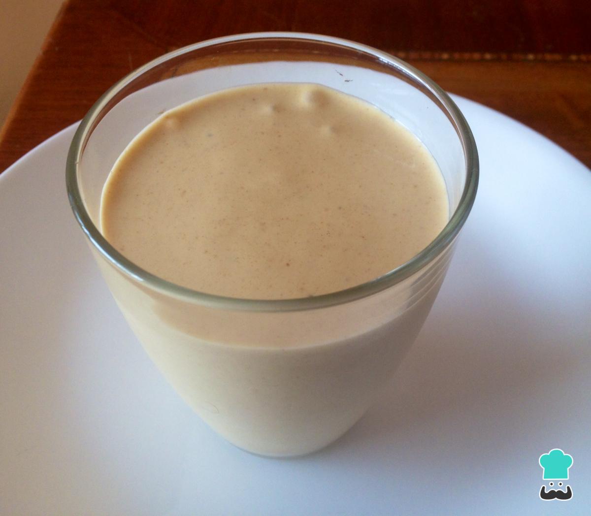 Smoothie de mantequilla de maní y banano