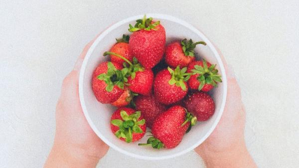 Aurelio Rojas, cardiólogo: “La fresa es la mejor fruta para el corazón si la comparamos con el resto a nivel científico” - Cuántas fresas es recomendable consumir al día