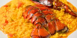 Los cocineros alicantinos coinciden: “El arroz meloso no se hace con agua, sino con caldo de bogavante y pescado de roca”