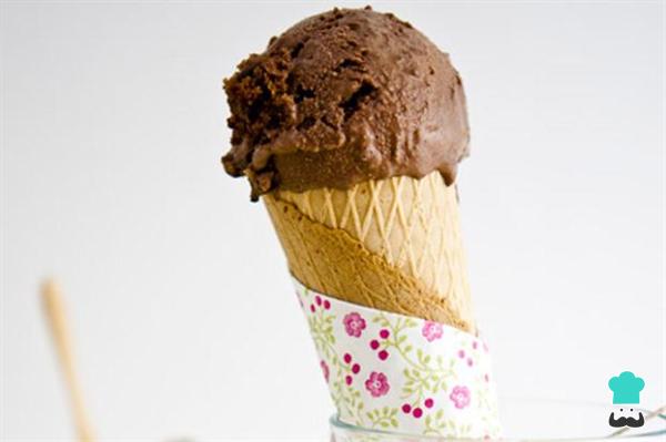 Receta de Helado de yogurt, chocolate y brownie