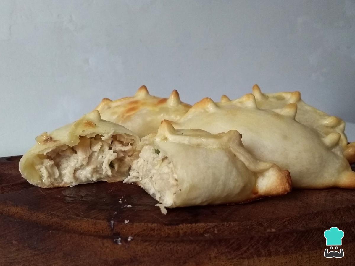 Receta de Empanadas de pollo y salsa blanca