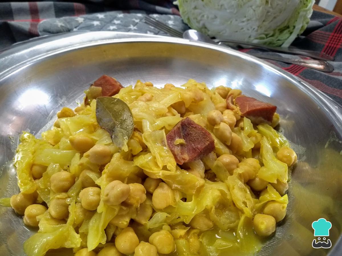 Receta de Garbanzos con repollo