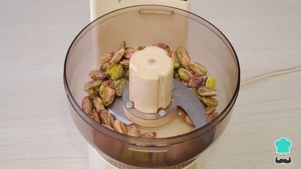 Receta de Brownie de chocolate blanco y pistachos - Paso 1