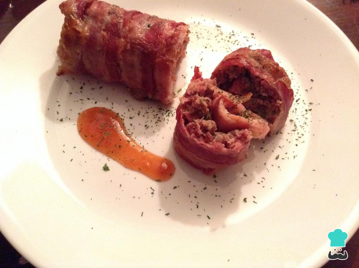 Receta de Rollo de carne molida con jamón y queso
