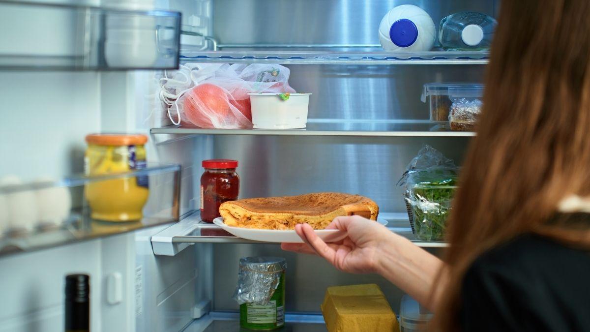 Guardar la comida de esta manera puede ser más peligroso que comer un alimento caducado, según los expertos